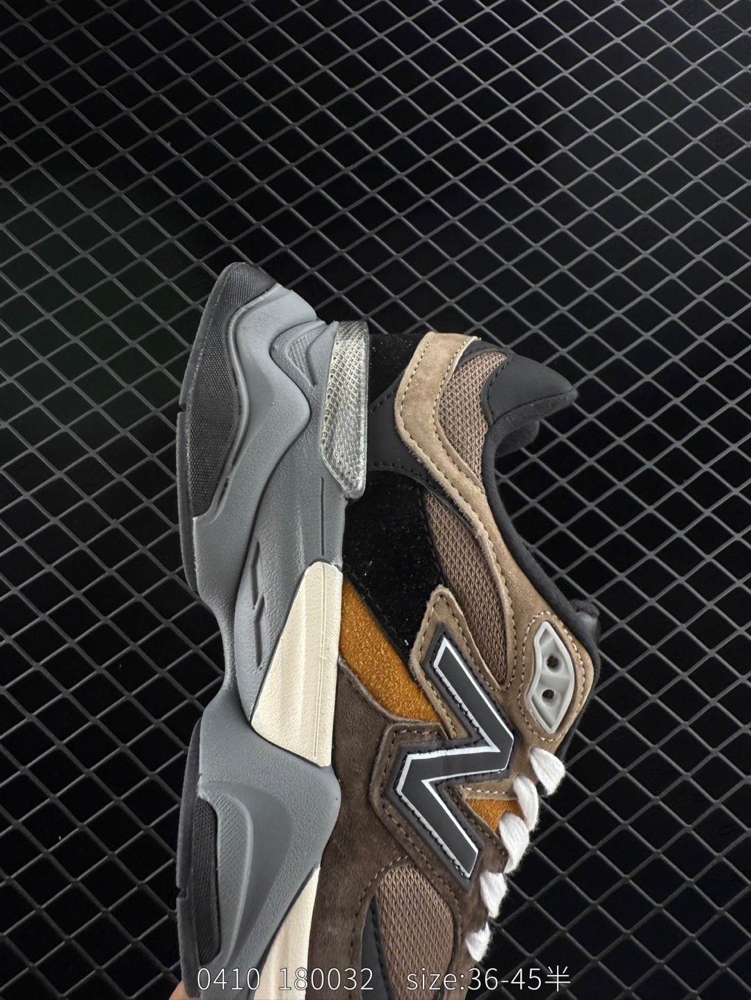 New Balance    NB9060